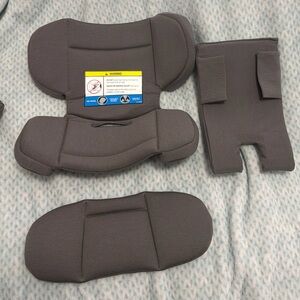 Nuna Rava Infant Car seat insert with bag
